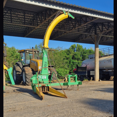 LOTE 184 – ENSILADEIRA JF C120 1 LINHA