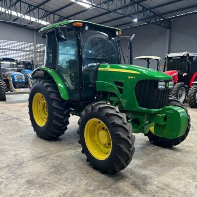 TRATOR JOHN DEERE 5085E 4X4
