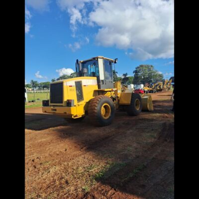 PÁ CARREGADEIRA CATERPILLAR 938GII