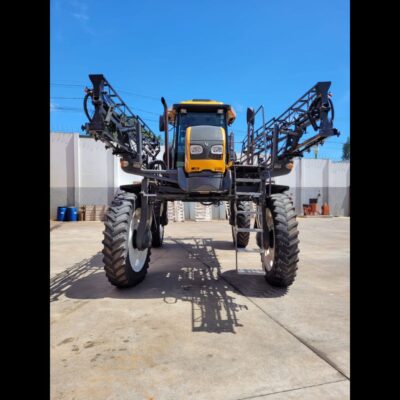 PULVERIZADOR VALTRA BS 3020 C/ 28 MET. DE BARRA – PILOTO