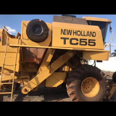 COLHEITADEIRA NH TC 55 C/ PLATAF. CARACOL DE 15 PÉS