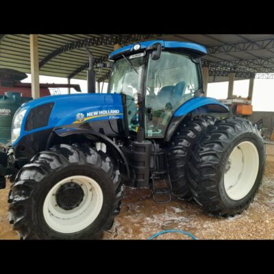 TRATOR NEW HOLLAND T7 205
