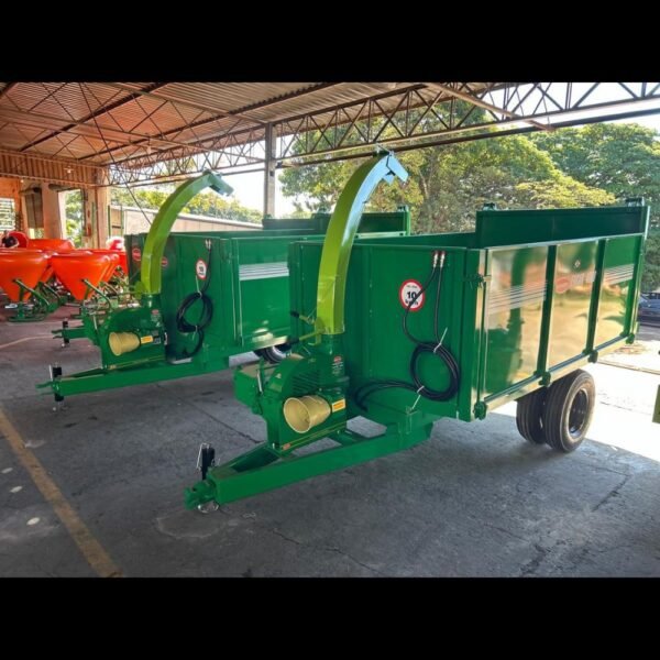 Carreta Forrageira Basculante Hidráulica Cremasco ENCAR 4800 Plus