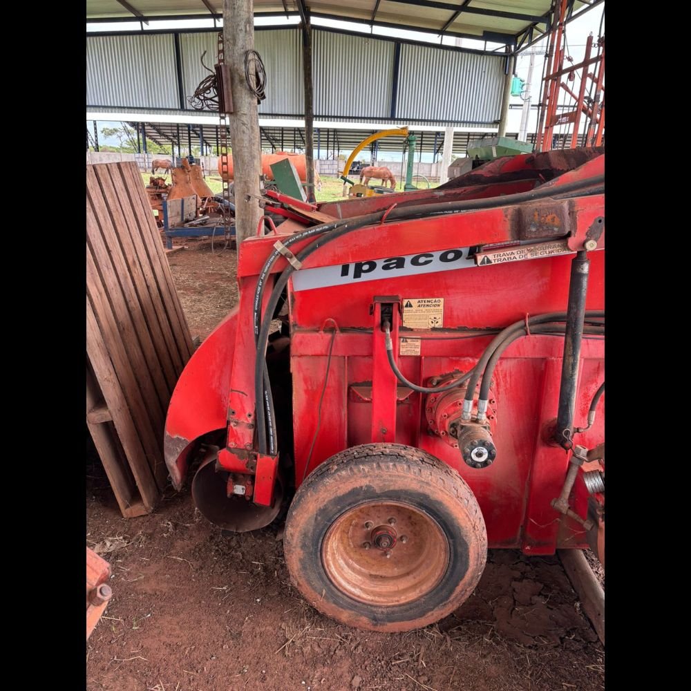 Vagão Misturador Vertical Ipacol VFMH 2.2