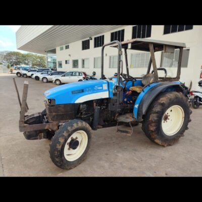 TRATOR NEW HOLLAND TT 3880 4X4 – PLATAFORMADO