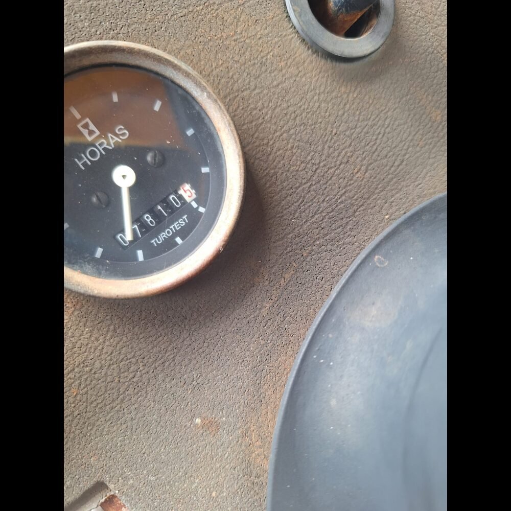 TRATOR VALTRA BF 75 4X4 - PLATAFORMADO - Imagem 4