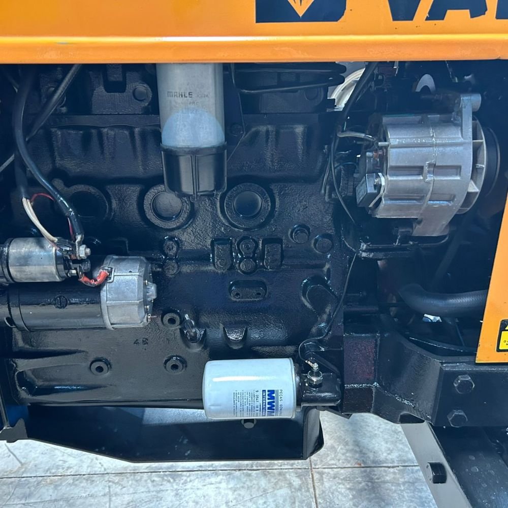 Trator Valmet 785 4x2 Ano 1996 - Imagem 3