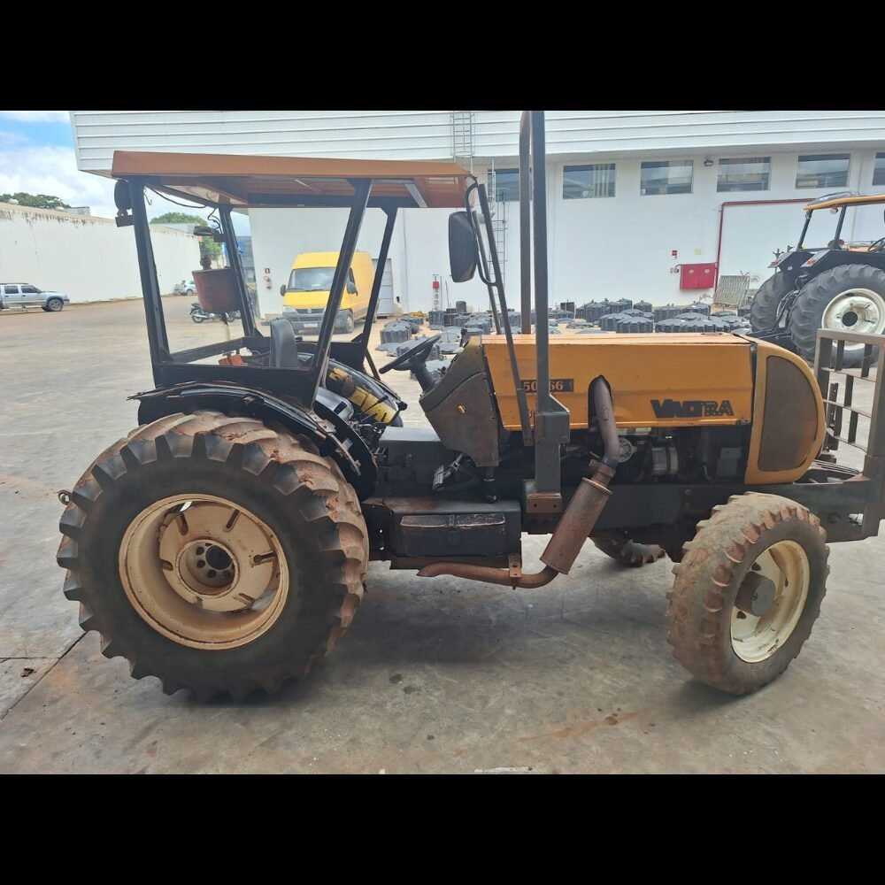 TRATOR VALTRA BF 75 4X4 - PLATAFORMADO - Imagem 5