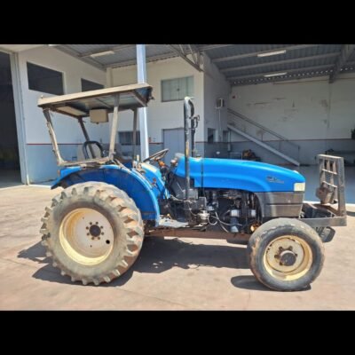 TRATOR NEW HOLLAND TT 3880 4X4 – PLATAFORMADO