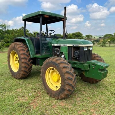 Trator John Deere 6300 4×4 Ano 2001
