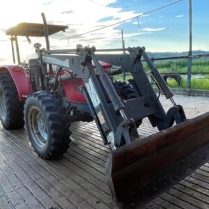 EBP004 - Trator Massey Ferguson 4275